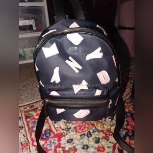 DKNY purse/backpack new WT